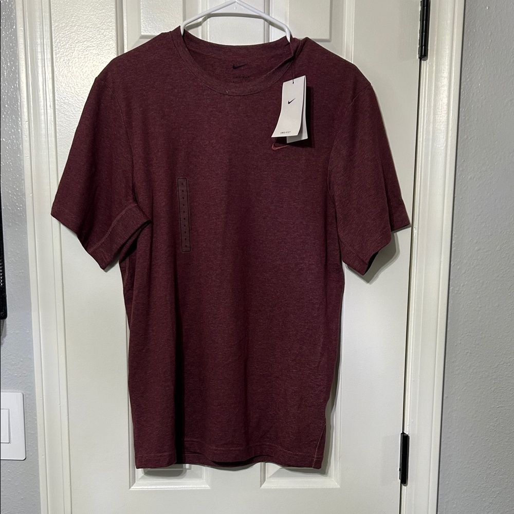 Nike Men's Burgundy Short Sleeve Tee
